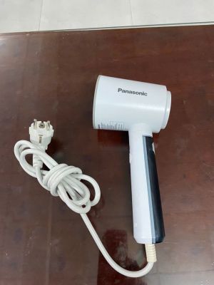 Bàn ủi hơi nước cầm tay Panasonic NI-GHD015WRA 1570W - Hàng trưng bày